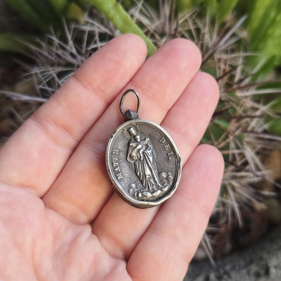 Antique Memento Mori Mourning Scottish Mater Dei Mother of God Locket Pendant